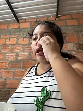 moncerrat_luna live sex cam