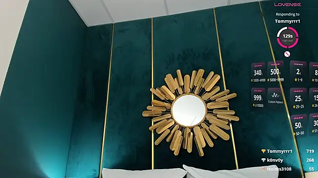 SarahLust's Stripchat show and profile