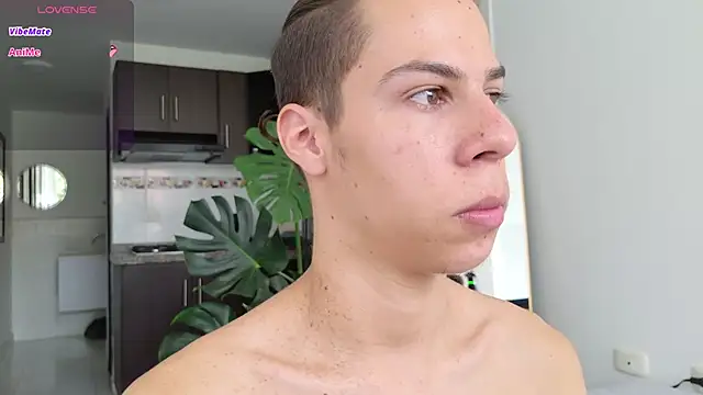 grey___27's Stripchat show and profile