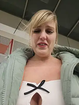 Sexybiene969 live sex cam