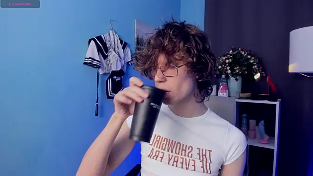 LeoBensyten live sex cam