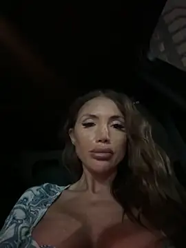 NicollleDiamondd live sex cam