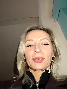 VikaBunny1 live sex cam