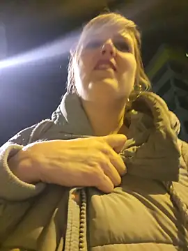 Sexybiene969 live sex cam