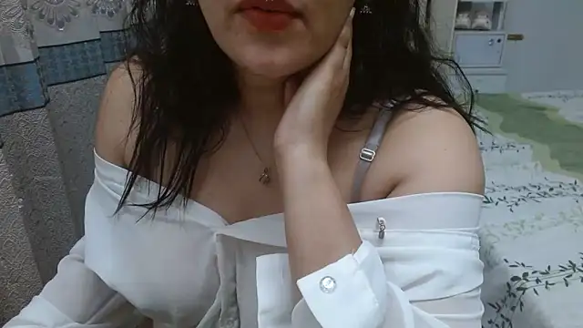 Lovelywife786 live sex cam