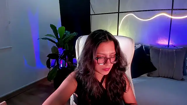 Gia_Mazzon's Stripchat show and profile