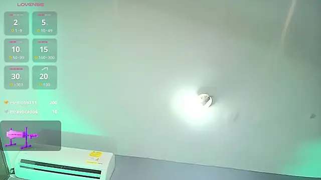 NaomiQueents live sex cam