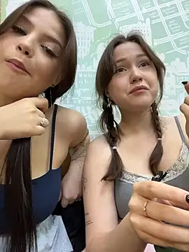 Kissy_Moon live sex cam