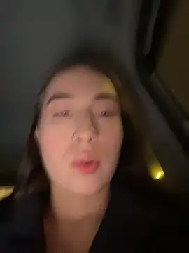 Holly_Play live sex cam