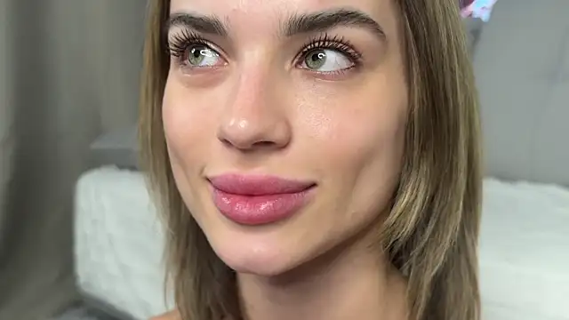 JodyBlow's Stripchat show and profile