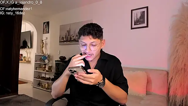 a_lejandro_0_8 live sex cam