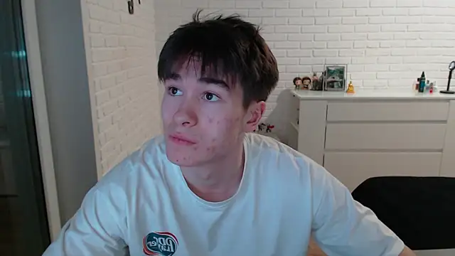 MarkusDean live sex cam