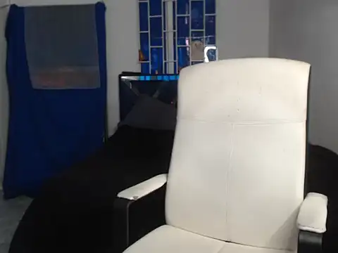 Antonella_borja live sex cam