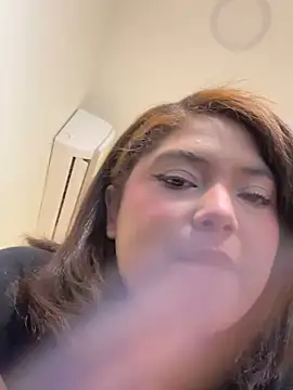 Kenya--Buhle live sex cam