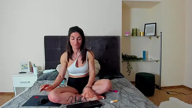 TinaFlames live sex cam