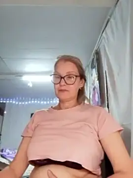 irinamaux live sex cam