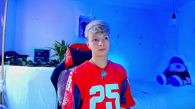 twink_sebas_ live sex cam