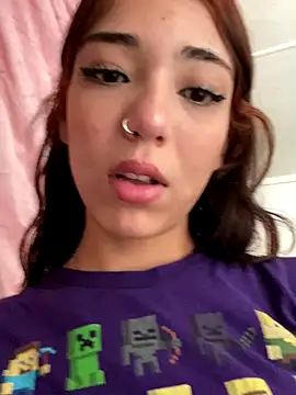 kittyprettybby live sex cam