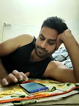 ITZ_GURU live sex cam