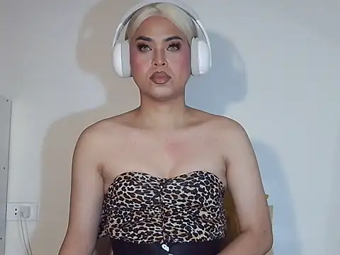 MistressLuna1 live sex cam