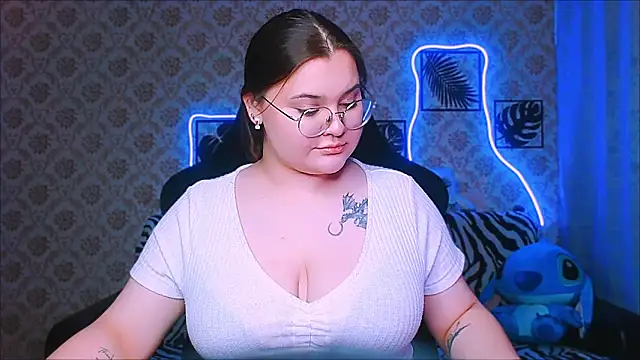 InLoveWithLife26 live sex cam