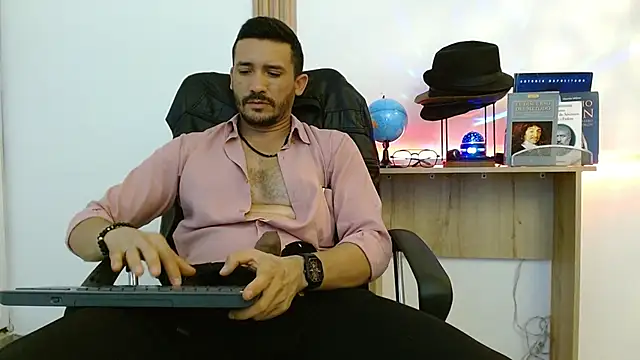 Reiko_85_ live sex cam