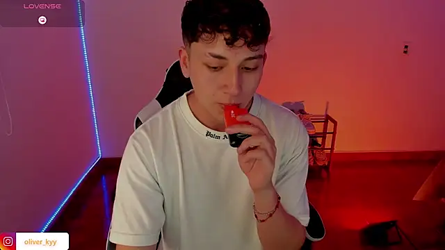oliver_kyy live sex cam