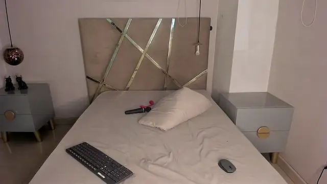 rubyrouge__ live sex cam