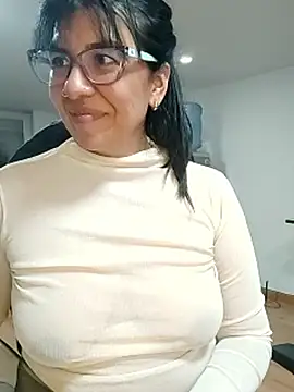 aisha_latina live sex cam