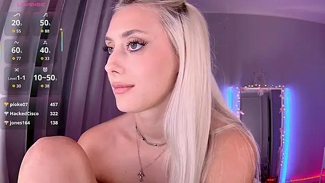 LoryWood live sex cam