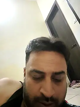 ITZ_GURU live sex cam