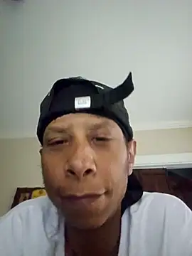 Vybezmaster live sex cam