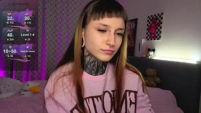 LilithPoison live sex cam