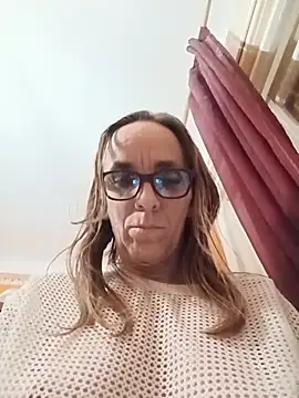 Dettybitch40 live sex cam