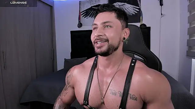 santi_aesthetic live sex cam