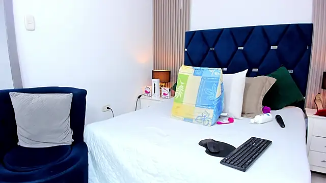 gabytyara2 live sex cam