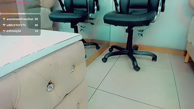 EmilyySaenz live sex cam