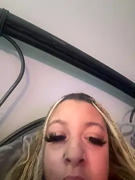 DiamondBlaz3 live sex cam