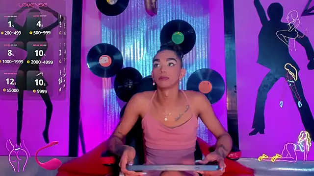 nickyminach_ live sex cam