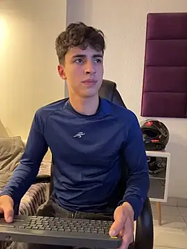 AdrianRinaldi live sex cam