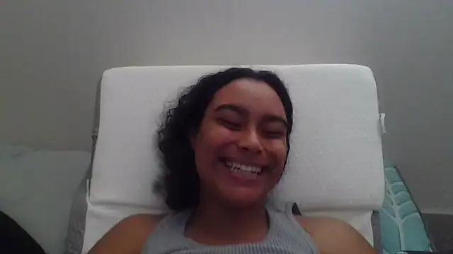 cinnaminnie live sex cam