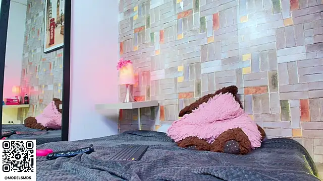 naomi_campbel_ live sex cam