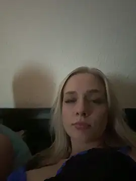 DaryaDoll live sex cam