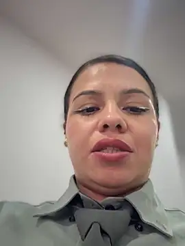 Ariana-07 live sex cam