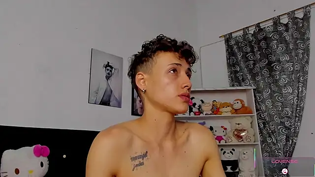 megan_100's Stripchat show and profile