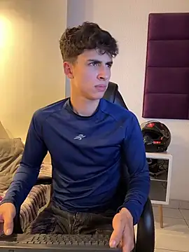 AdrianRinaldi live sex cam