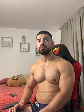 Ezzio_Scolaro live sex cam