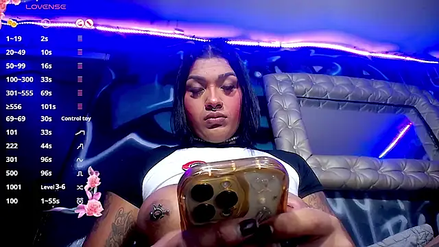 IsabellBigtitsxx live sex cam