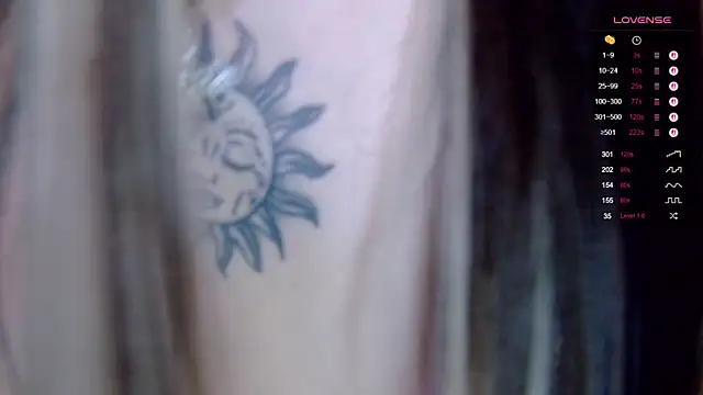 Sayluna live sex cam