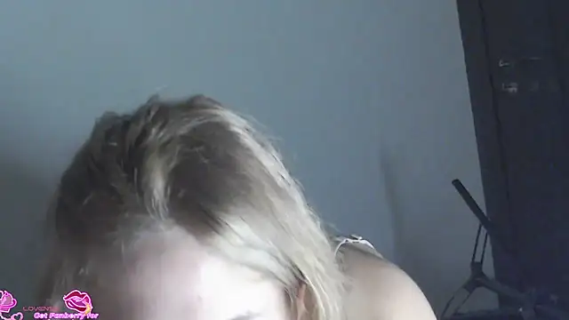 Dahliacruzz live sex cam